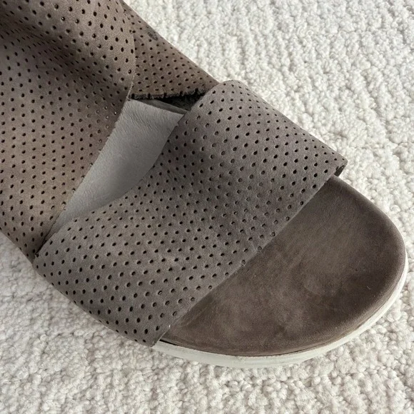 Eileen Fisher Taupe Gray Strap Platform Sandal Shoe Women's 8 Suede Perforated - Picture 4 of 10